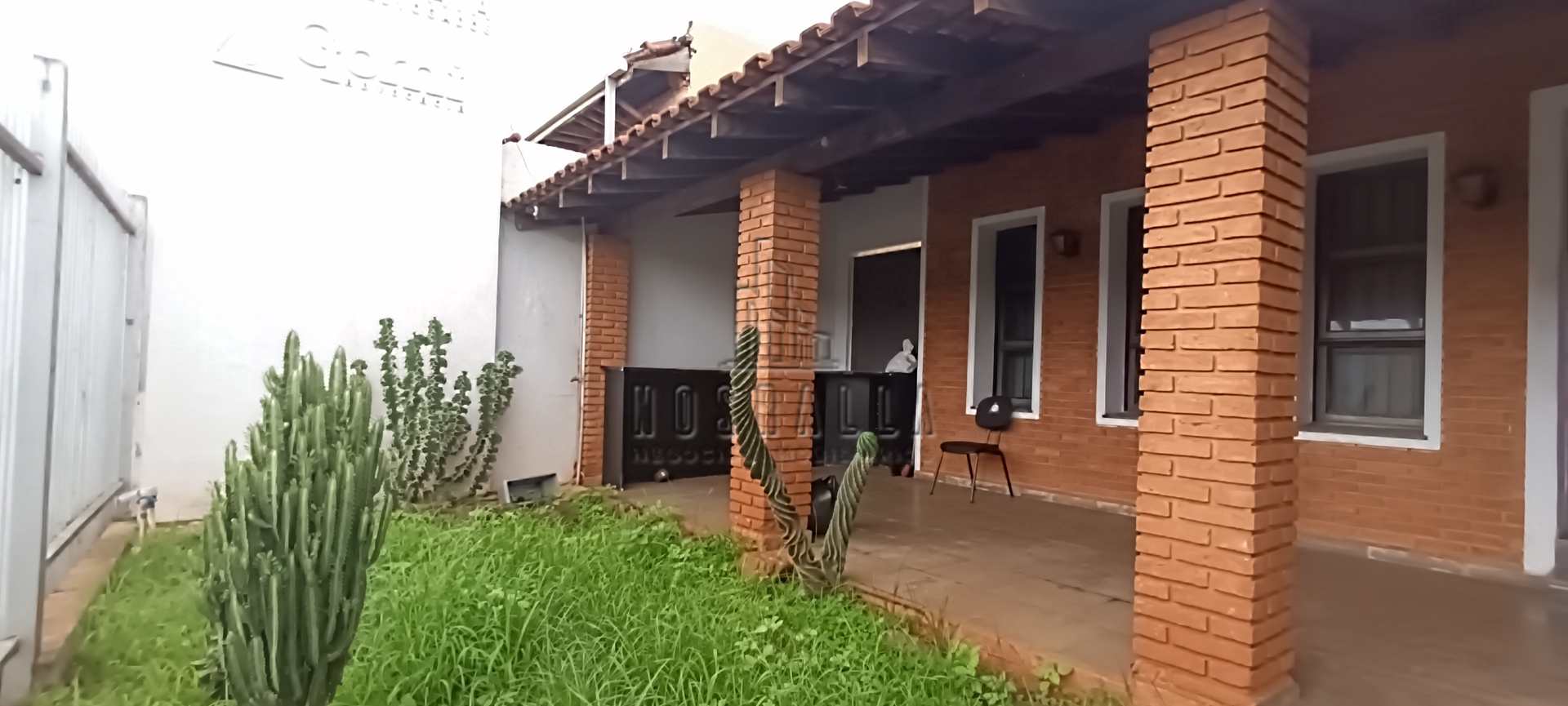 Casa para alugar com 3 quartos, 234m² - Foto 1