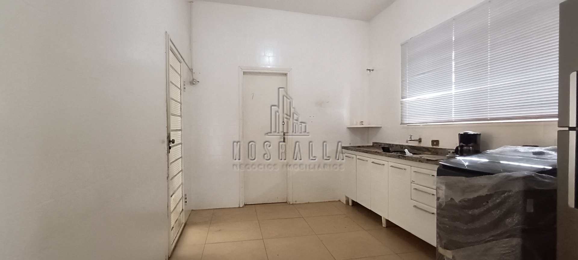 Casa para alugar com 3 quartos, 234m² - Foto 9