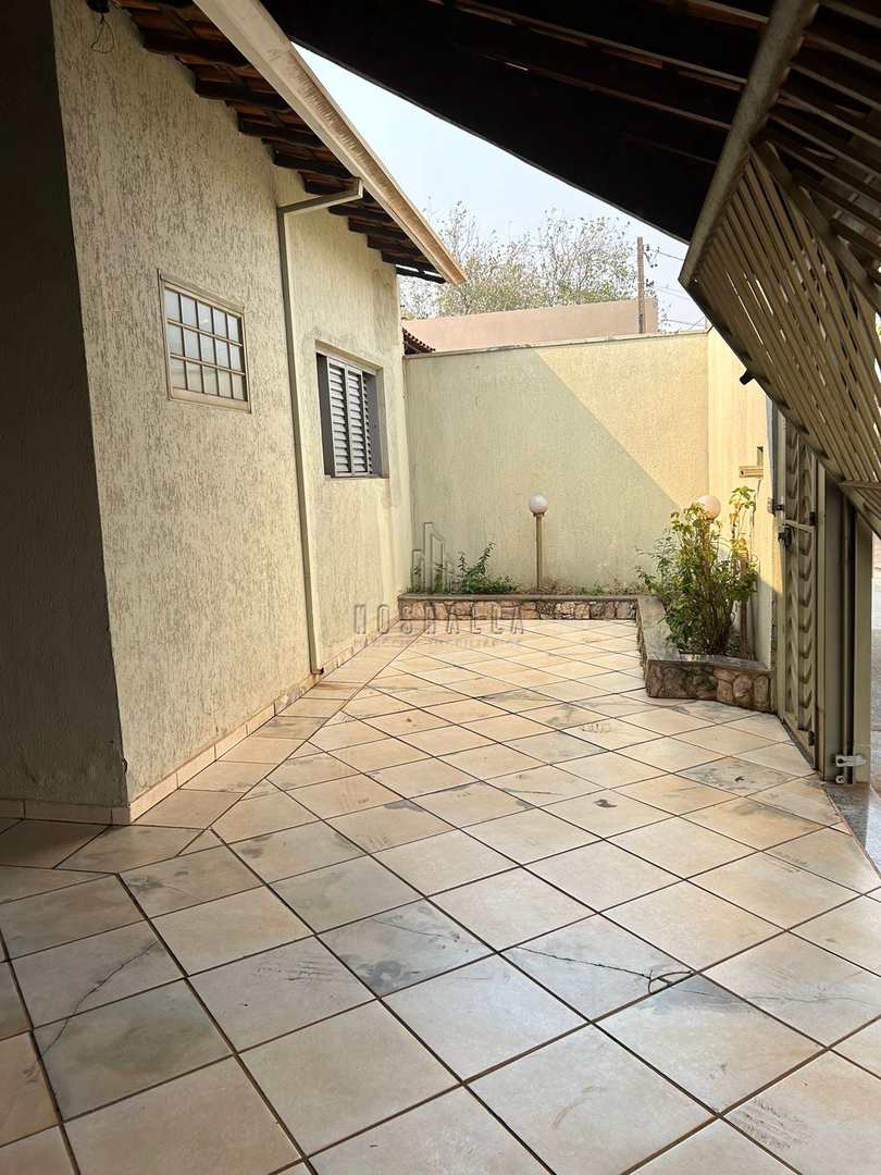 Casa à venda com 3 quartos, 189m² - Foto 2