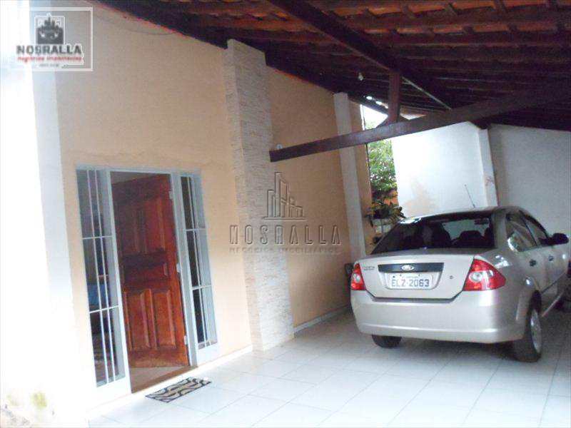 Casa à venda com 4 quartos, 158m² - Foto 2