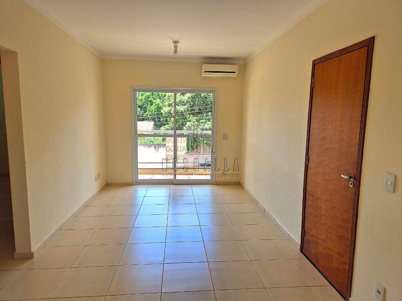 Apartamento à venda com 2 quartos, 70m² - Foto 2