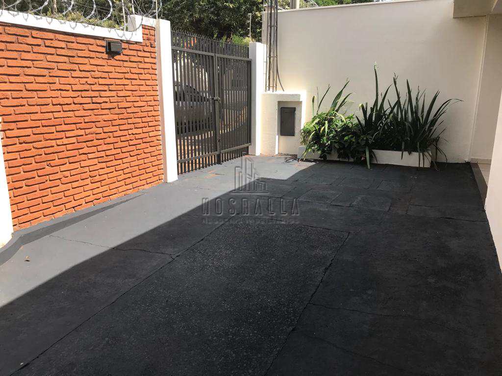 Casa à venda com 3 quartos, 287m² - Foto 2