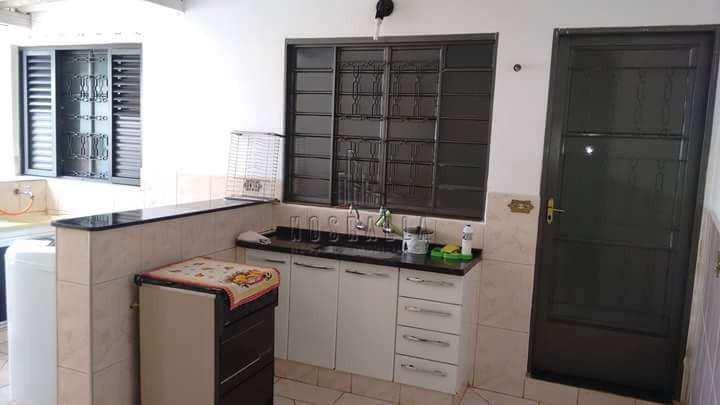 Casa à venda com 2 quartos, 77m² - Foto 16