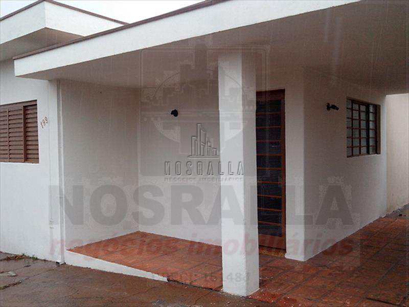 Casa para alugar com 2 quartos, 218m² - Foto 1