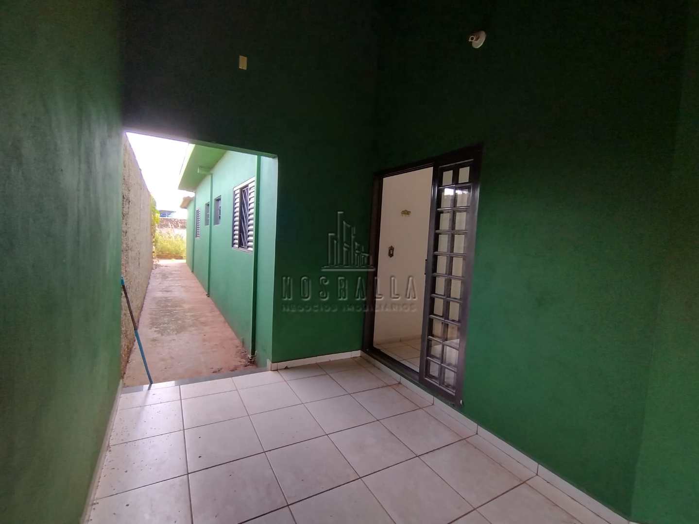 Casa à venda com 2 quartos, 250m² - Foto 1