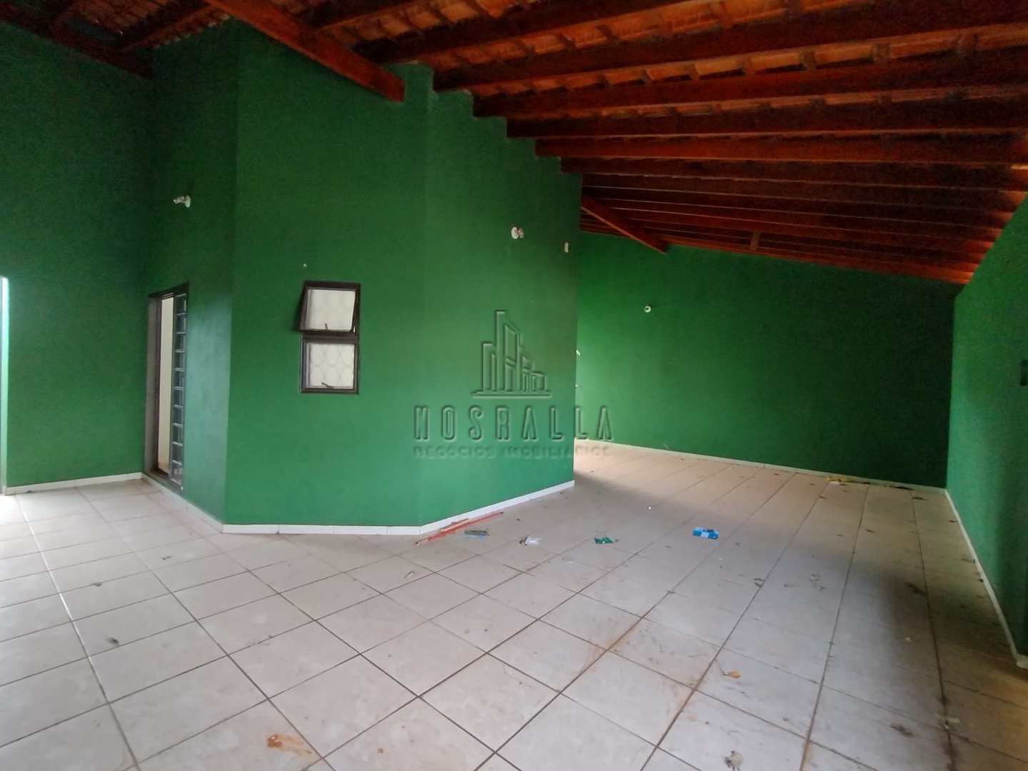 Casa à venda com 2 quartos, 250m² - Foto 2