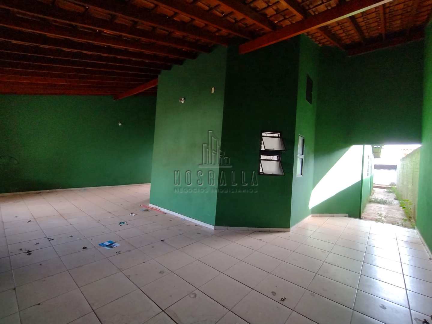 Casa à venda com 2 quartos, 250m² - Foto 3