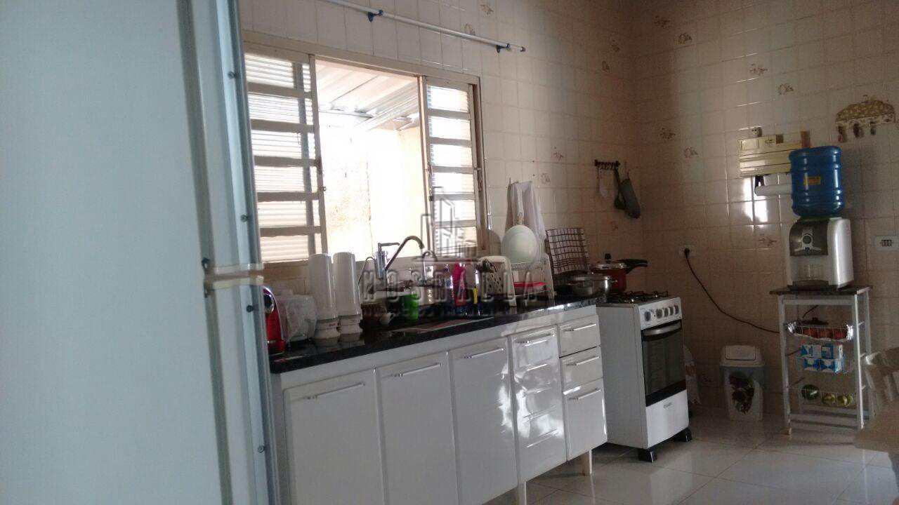 Casa à venda com 3 quartos, 210m² - Foto 10