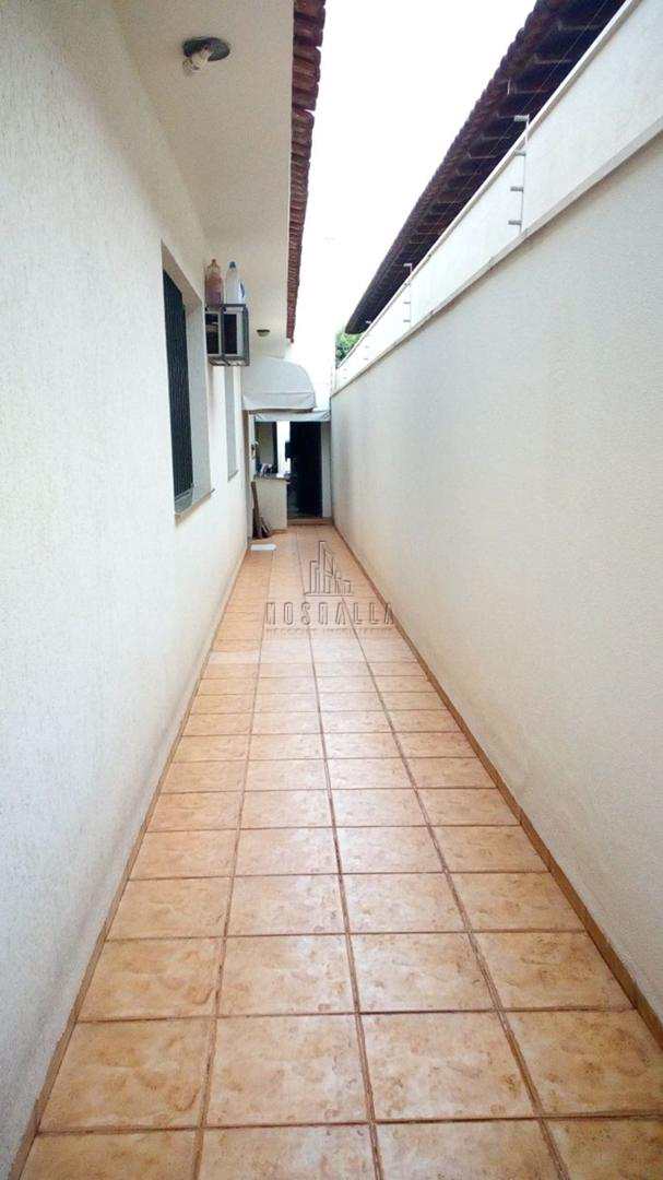 Casa à venda com 4 quartos, 240m² - Foto 16