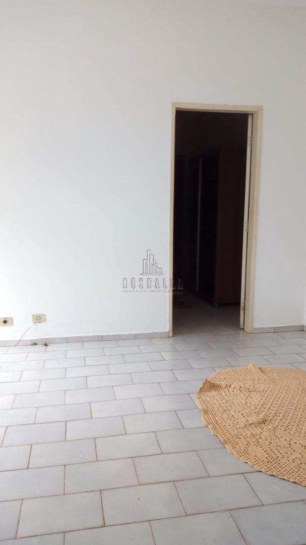 Casa à venda e aluguel com 4 quartos, 1000m² - Foto 3