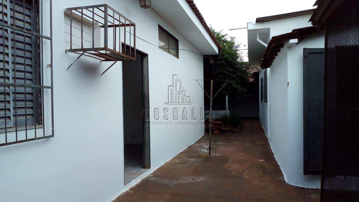 Casa à venda e aluguel com 4 quartos, 1000m² - Foto 20