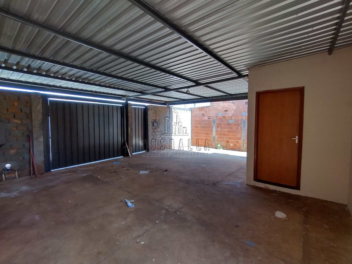 Casa à venda com 2 quartos, 78m² - Foto 1