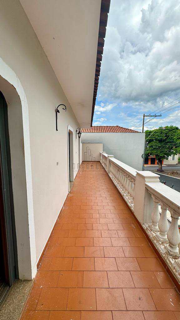 Sobrado para alugar com 3 quartos, 349m² - Foto 4