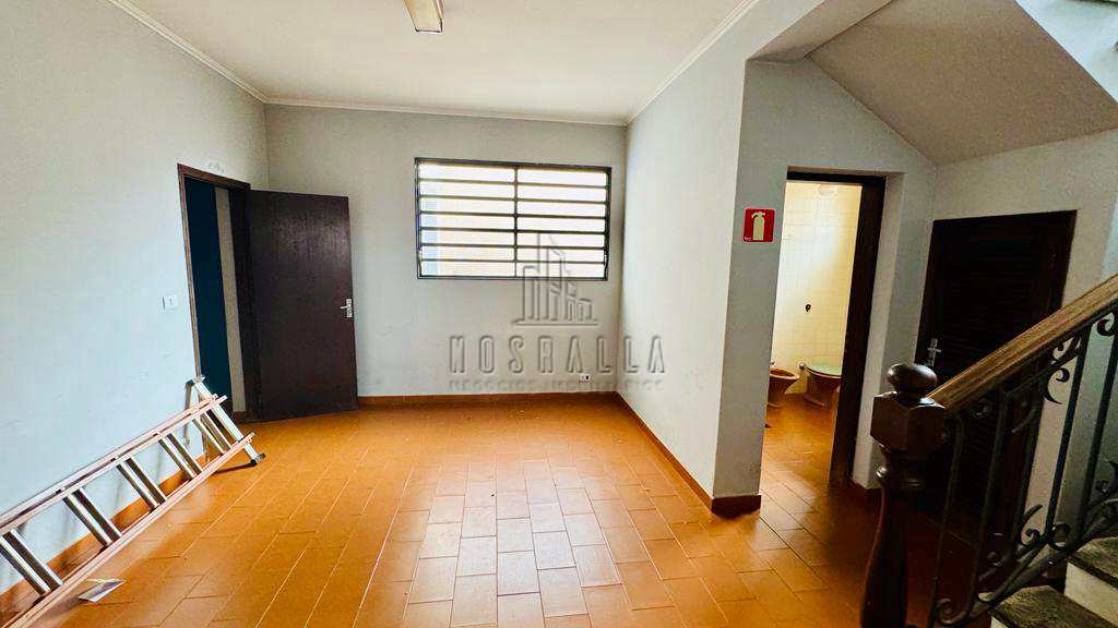 Sobrado para alugar com 3 quartos, 349m² - Foto 8