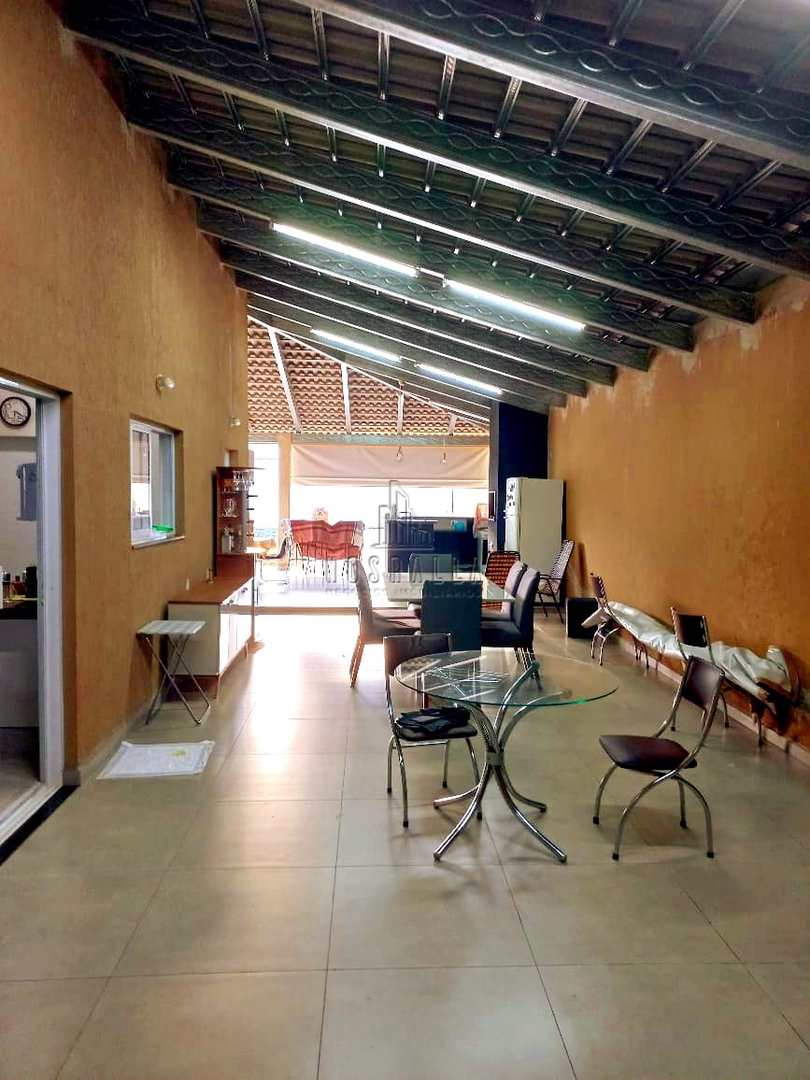 Casa à venda com 3 quartos, 300m² - Foto 25