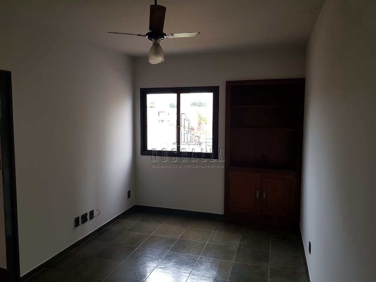 Apartamento à venda e aluguel com 1 quarto, 40m² - Foto 1