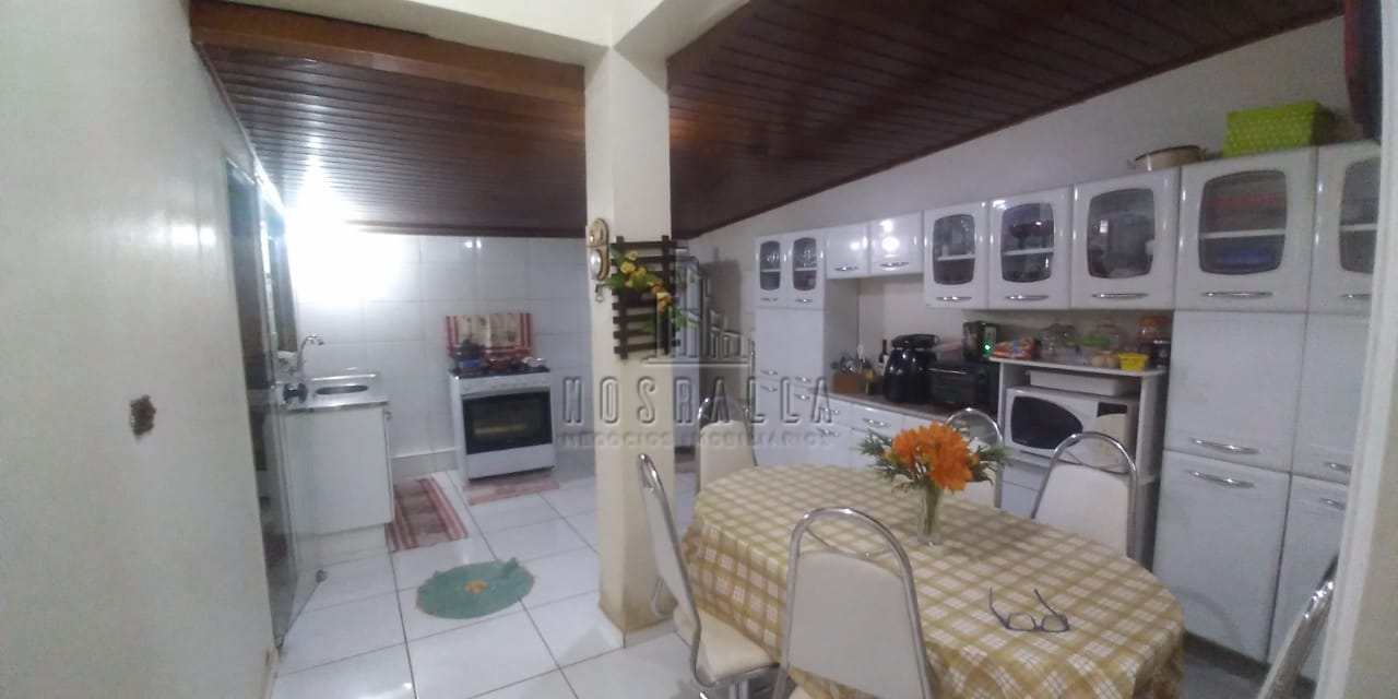 Casa à venda com 3 quartos, 200m² - Foto 18