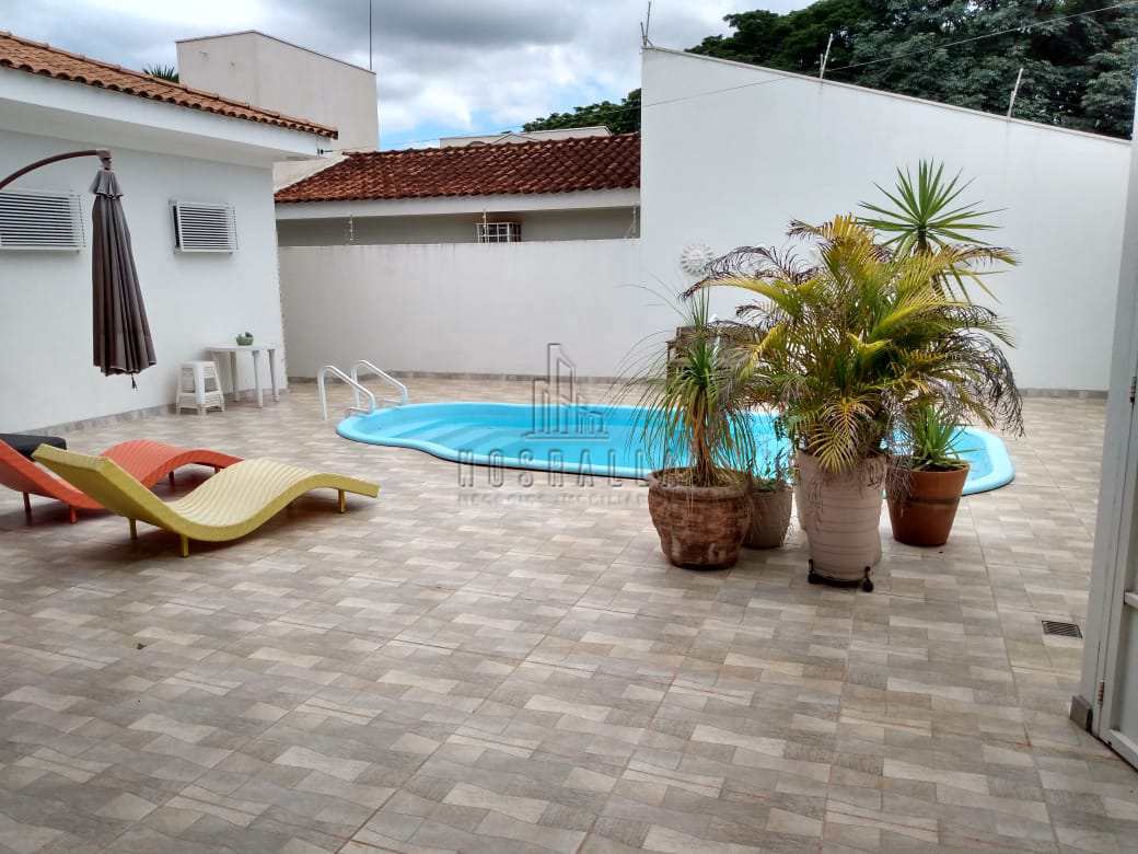 Casa à venda com 3 quartos, 355m² - Foto 2