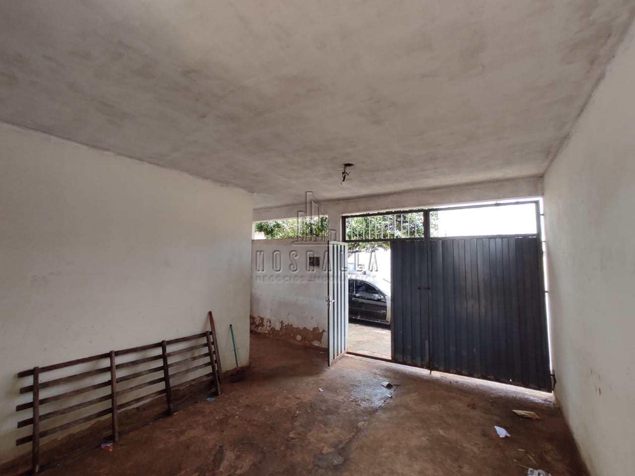 Casa à venda com 3 quartos, 250m² - Foto 1