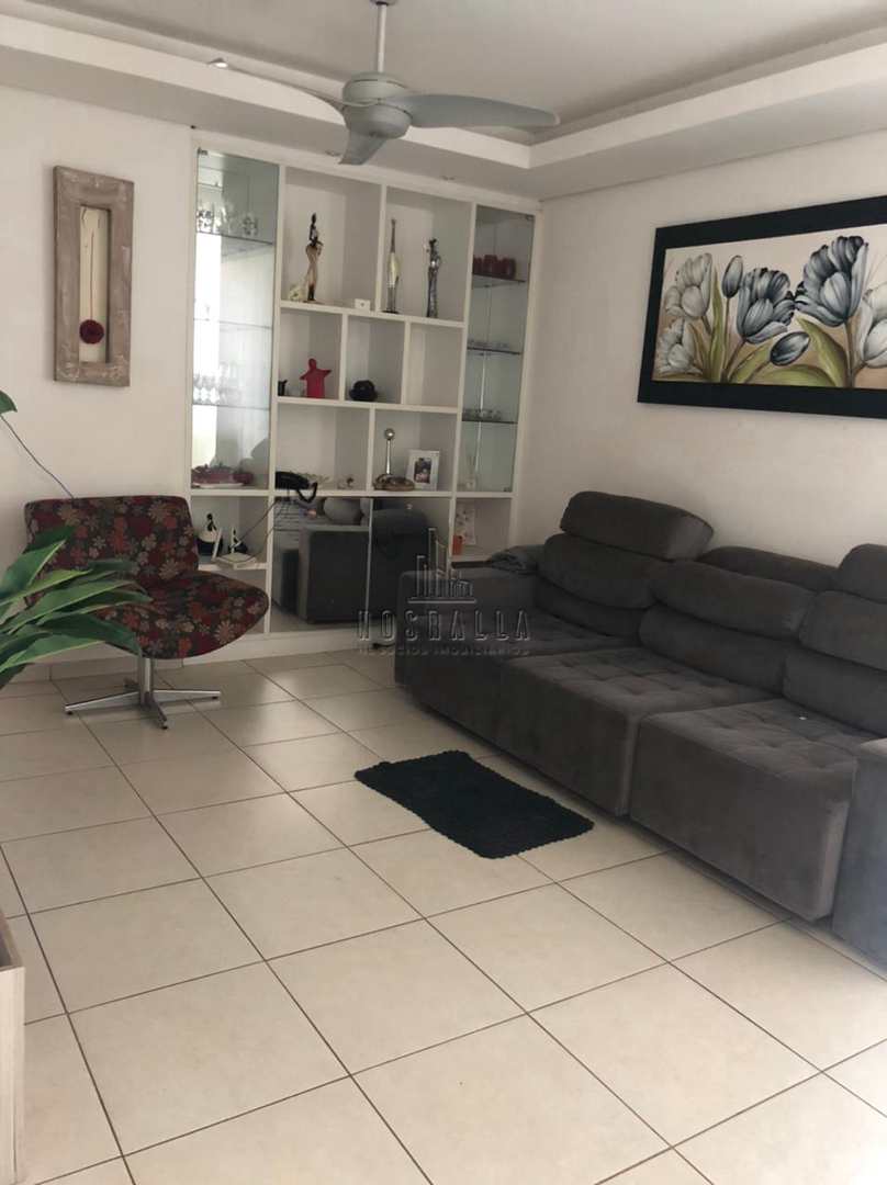 Apartamento à venda com 3 quartos, 167m² - Foto 2