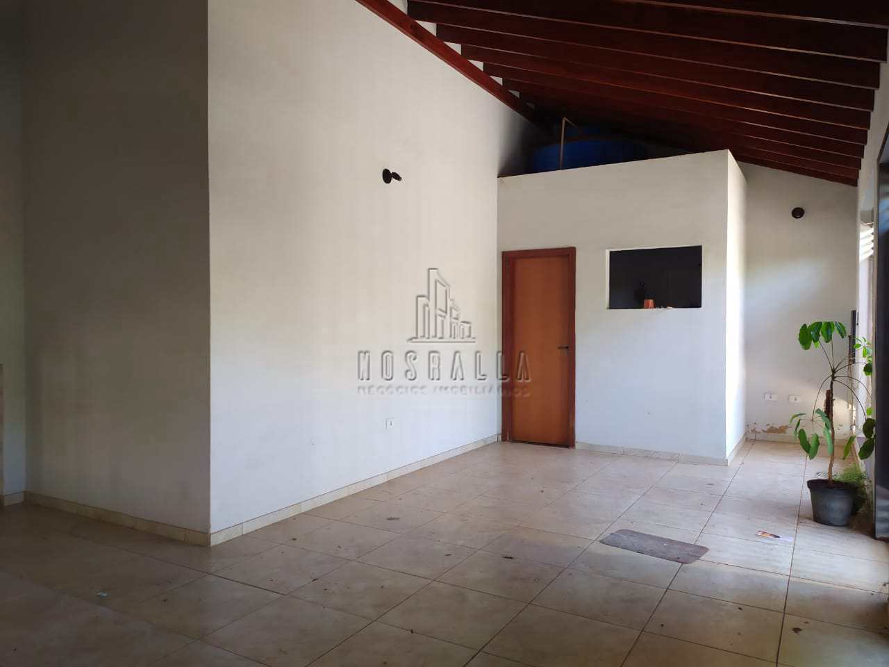 Casa à venda com 2 quartos, 300m² - Foto 2