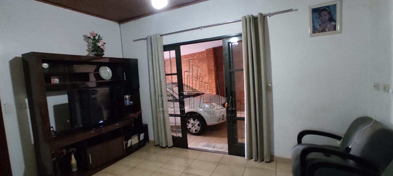 Casa à venda com 4 quartos, 220m² - Foto 2