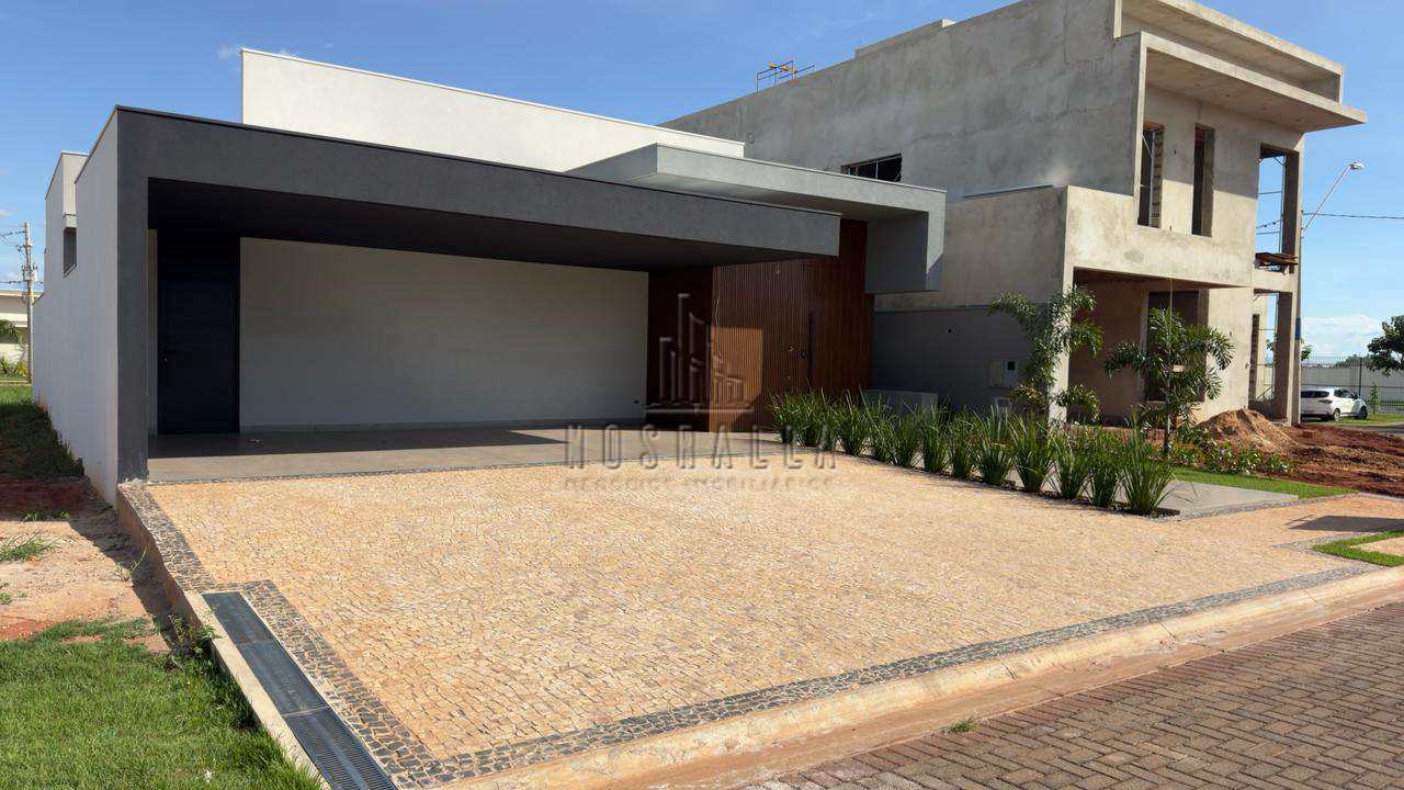 Casa à venda com 3 quartos, 241m² - Foto 2