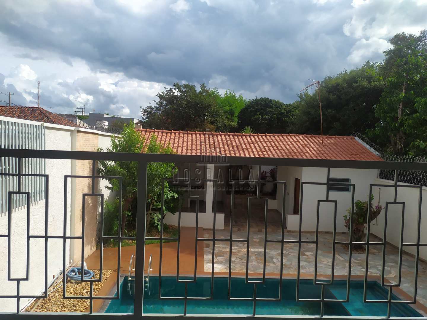 Sobrado à venda com 4 quartos, 484m² - Foto 1