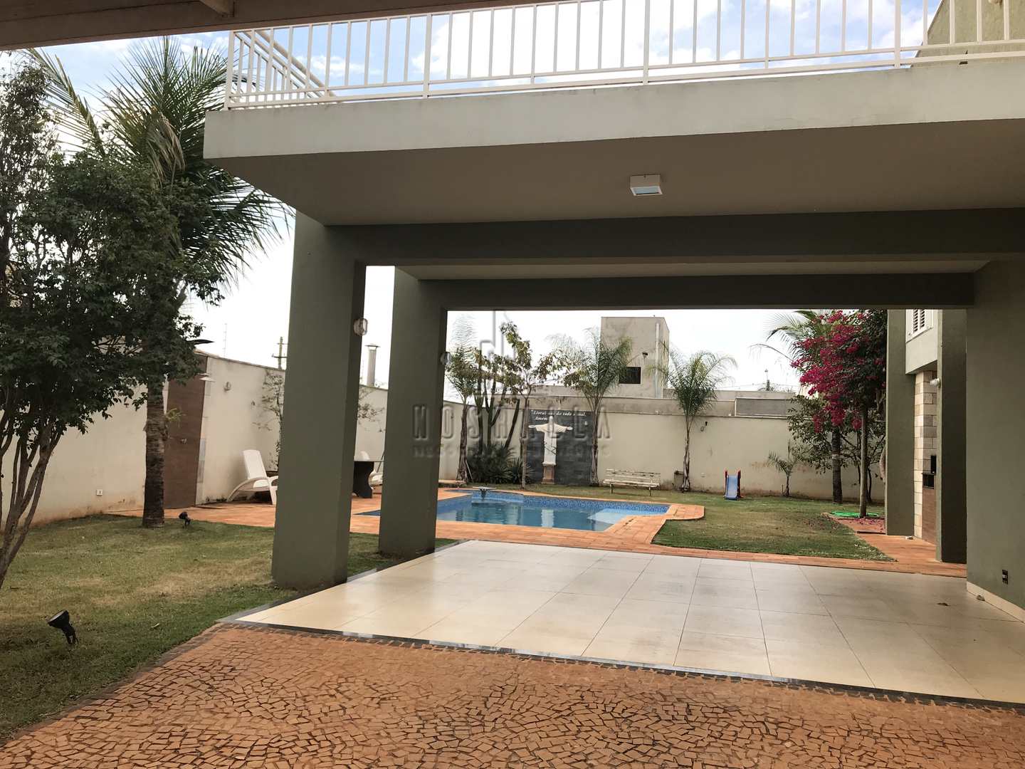 Casa à venda com 4 quartos, 720m² - Foto 3