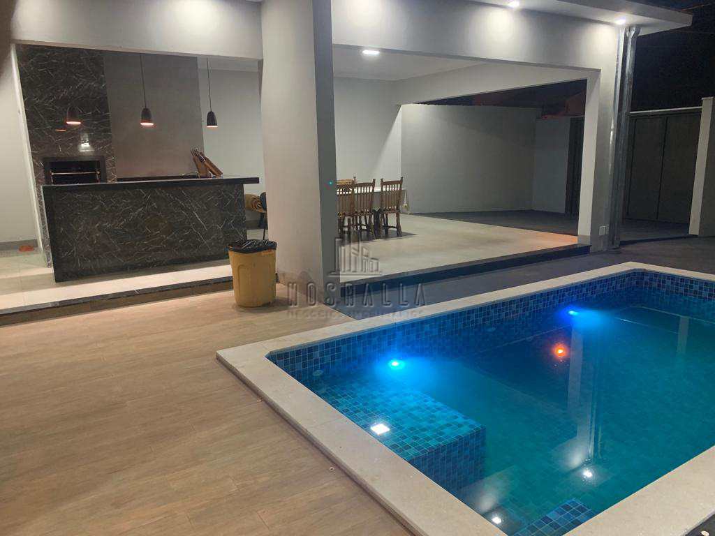 Casa à venda com 3 quartos, 275m² - Foto 1