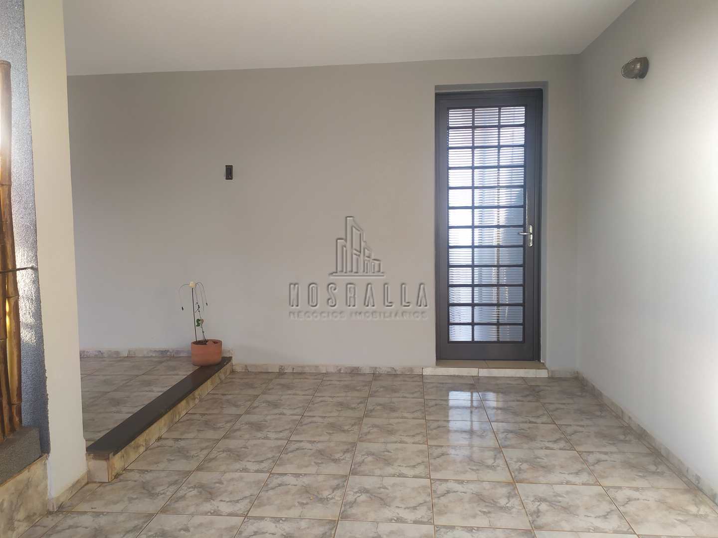 Casa à venda com 2 quartos, 246m² - Foto 2