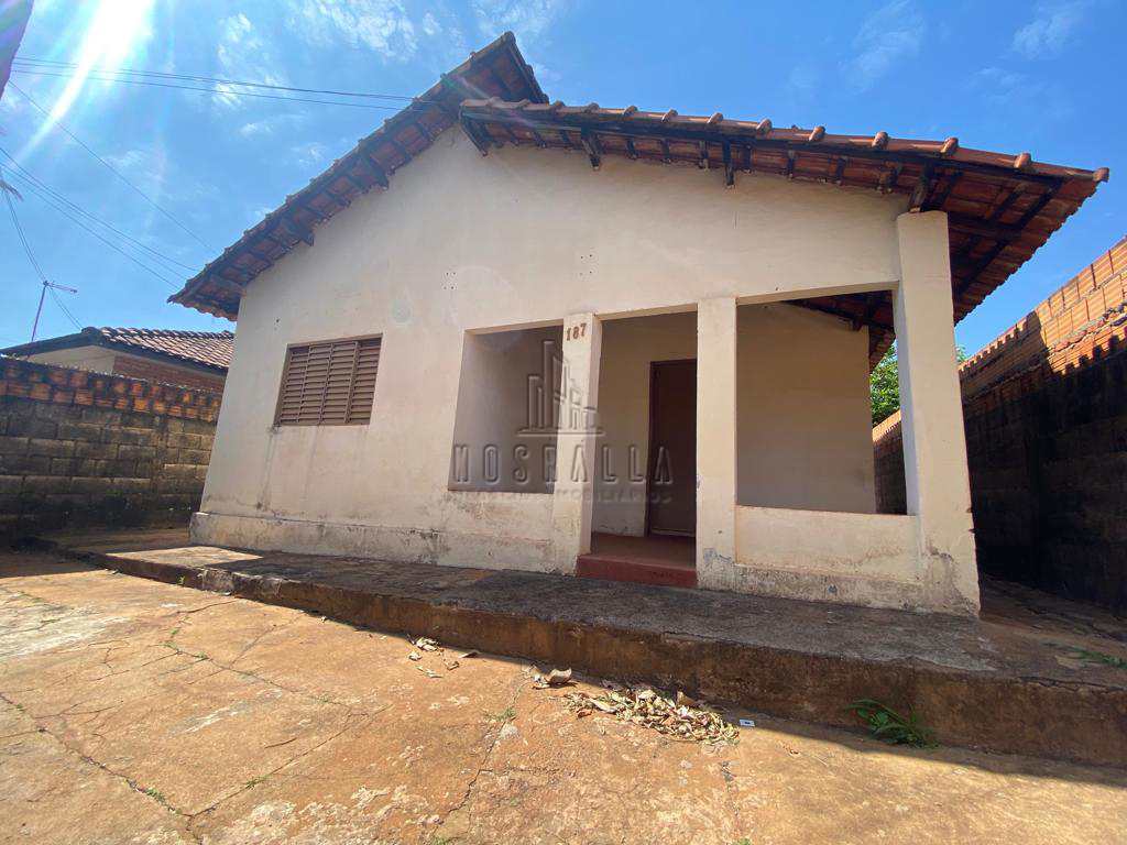 Casa à venda com 3 quartos, 300m² - Foto 2