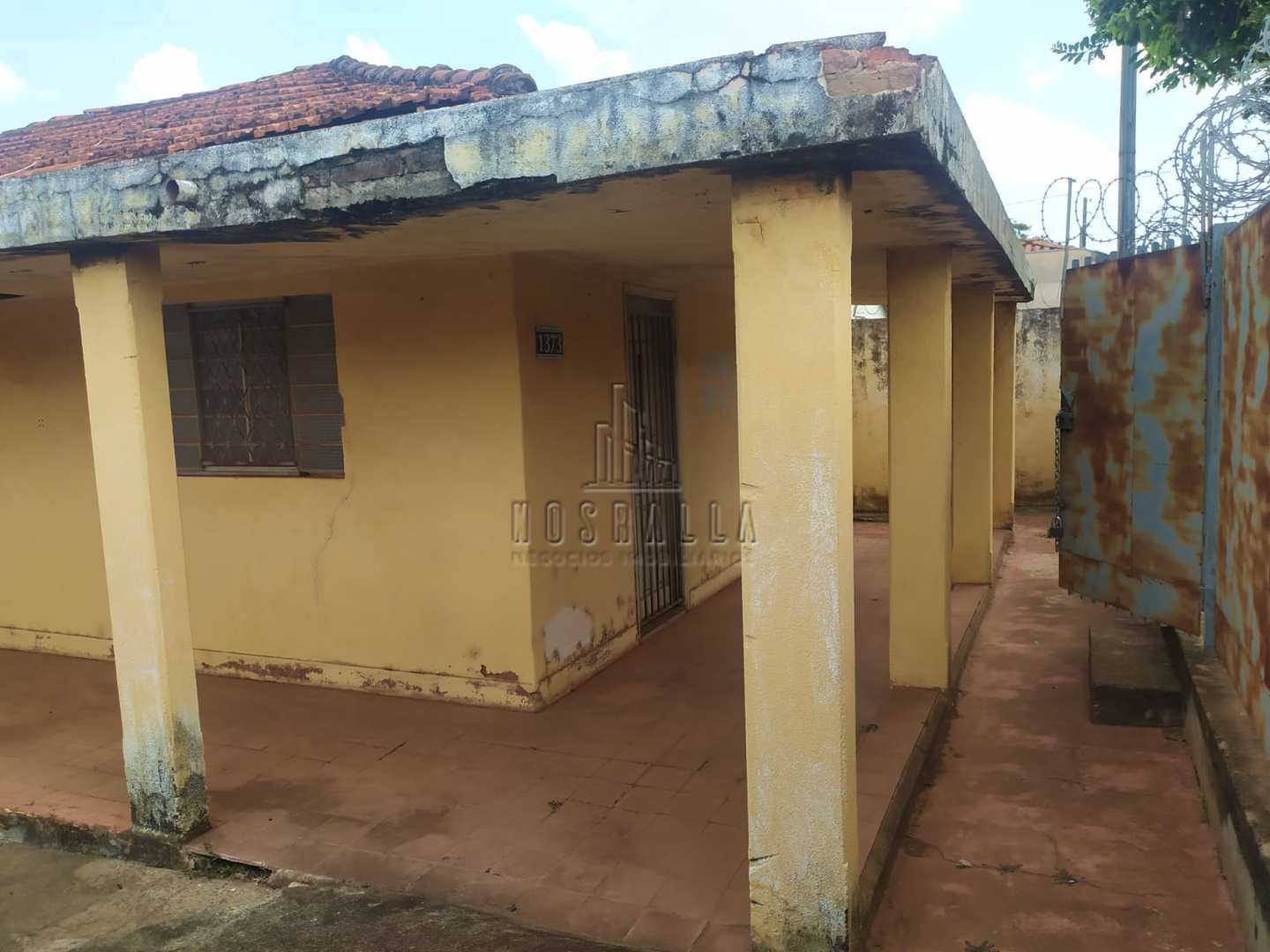 Casa à venda com 2 quartos, 108m² - Foto 2