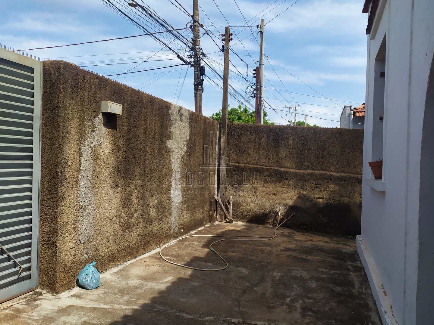 Casa à venda com 2 quartos, 200m² - Foto 2