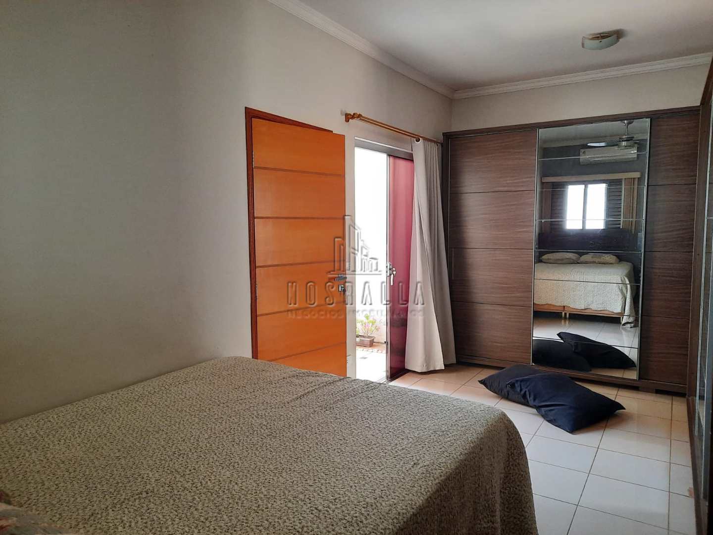 Casa à venda com 2 quartos, 200m² - Foto 4