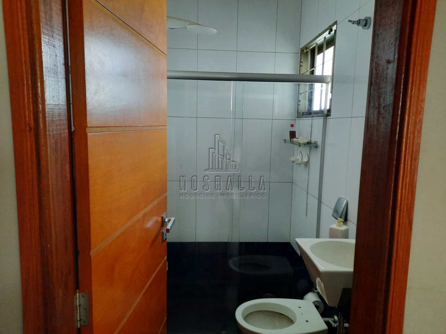 Casa à venda com 2 quartos, 200m² - Foto 3