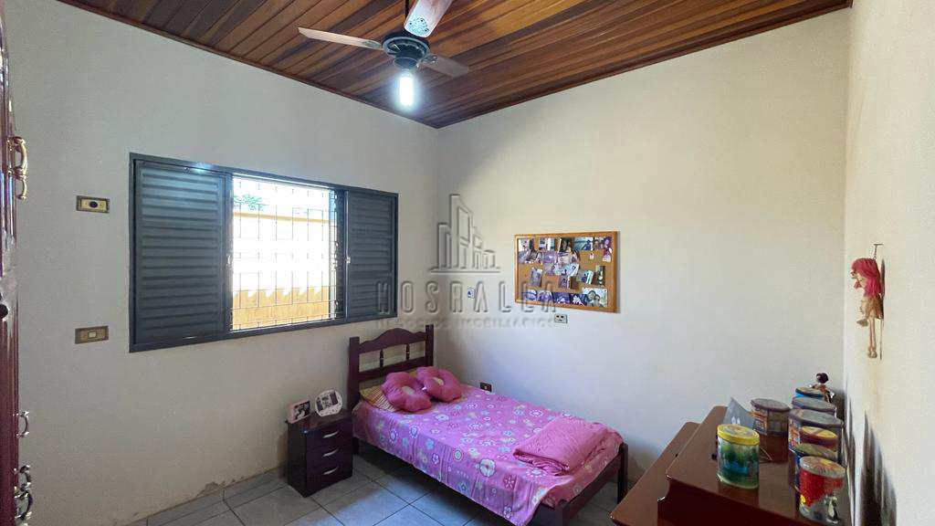 Casa à venda com 3 quartos, 250m² - Foto 14