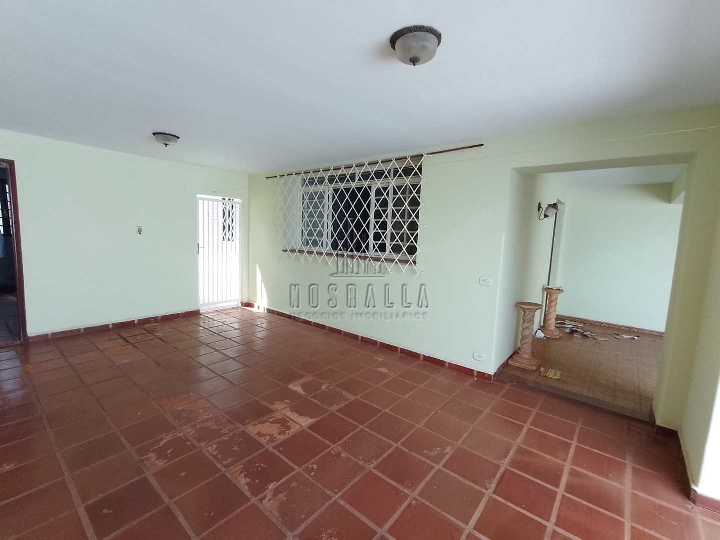 Casa à venda com 3 quartos, 189m² - Foto 2