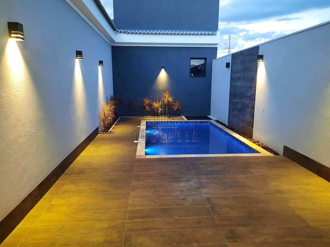 Casa à venda com 3 quartos, 360m² - Foto 1