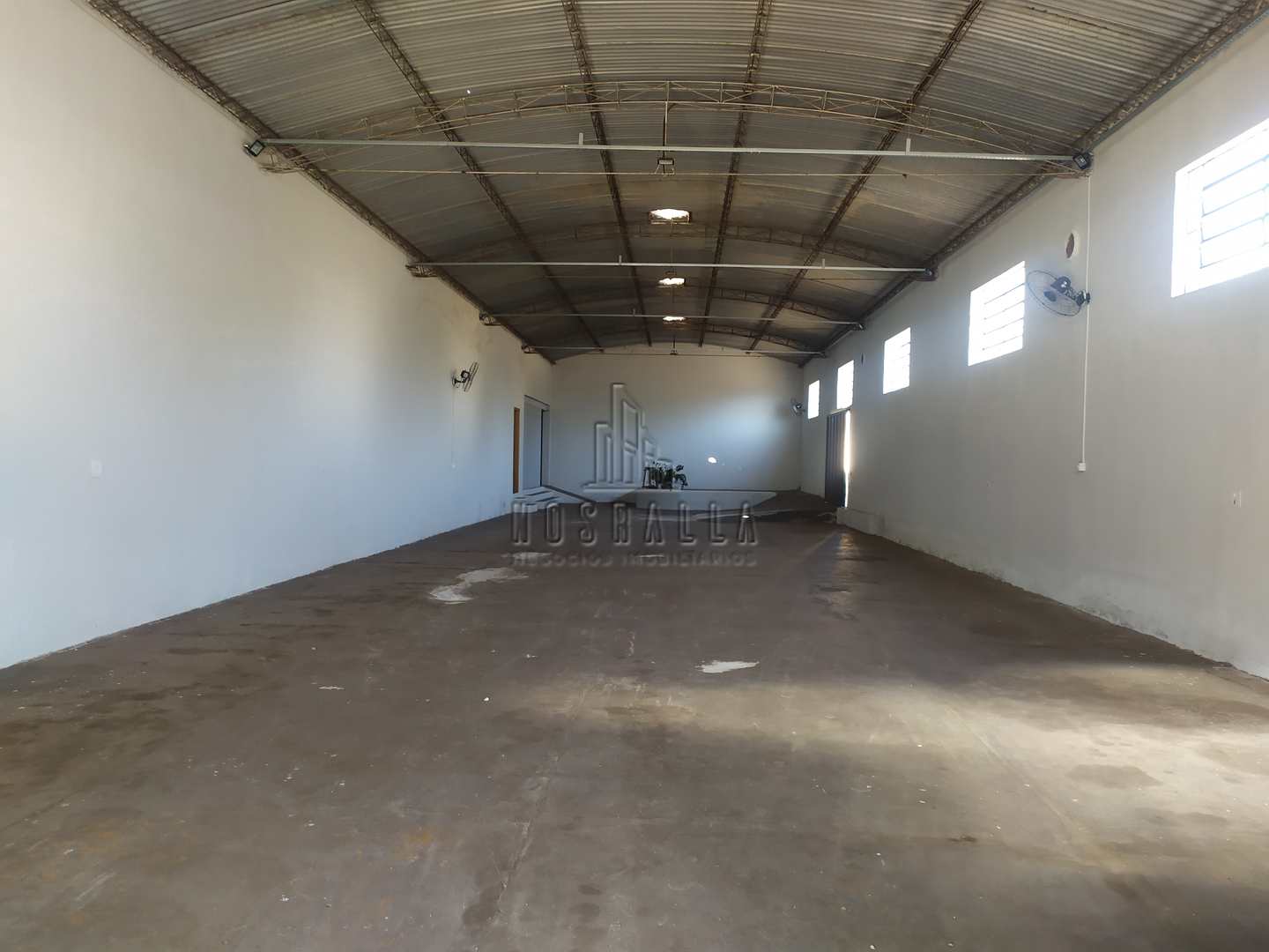 Depósito-Galpão-Armazém à venda e aluguel, 276m² - Foto 1