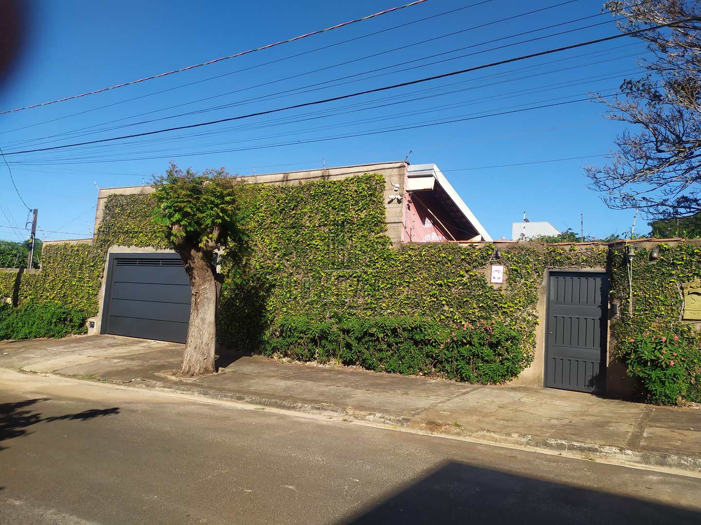 Casa à venda com 11 quartos, 400m² - Foto 2