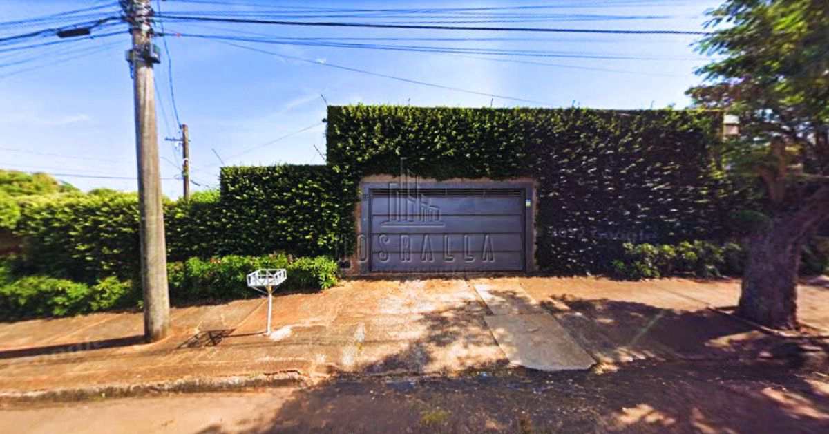 Casa à venda com 11 quartos, 400m² - Foto 1