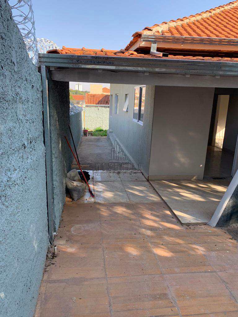 Casa à venda com 3 quartos, 242m² - Foto 2