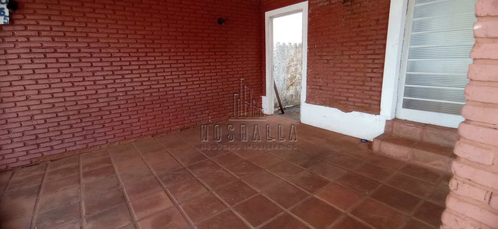 Casa à venda com 3 quartos, 112m² - Foto 1