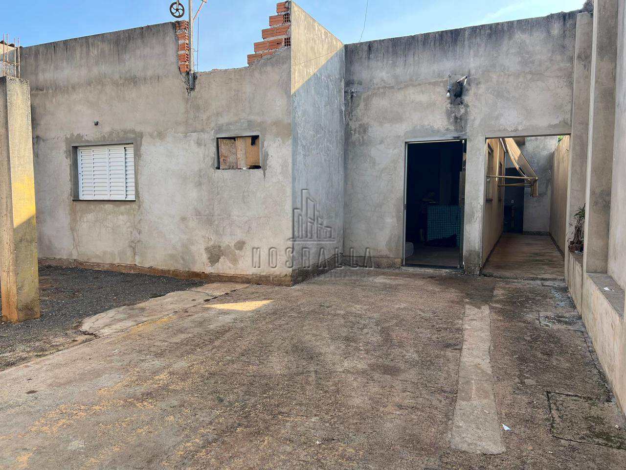 Casa à venda com 1 quarto, 99m² - Foto 2