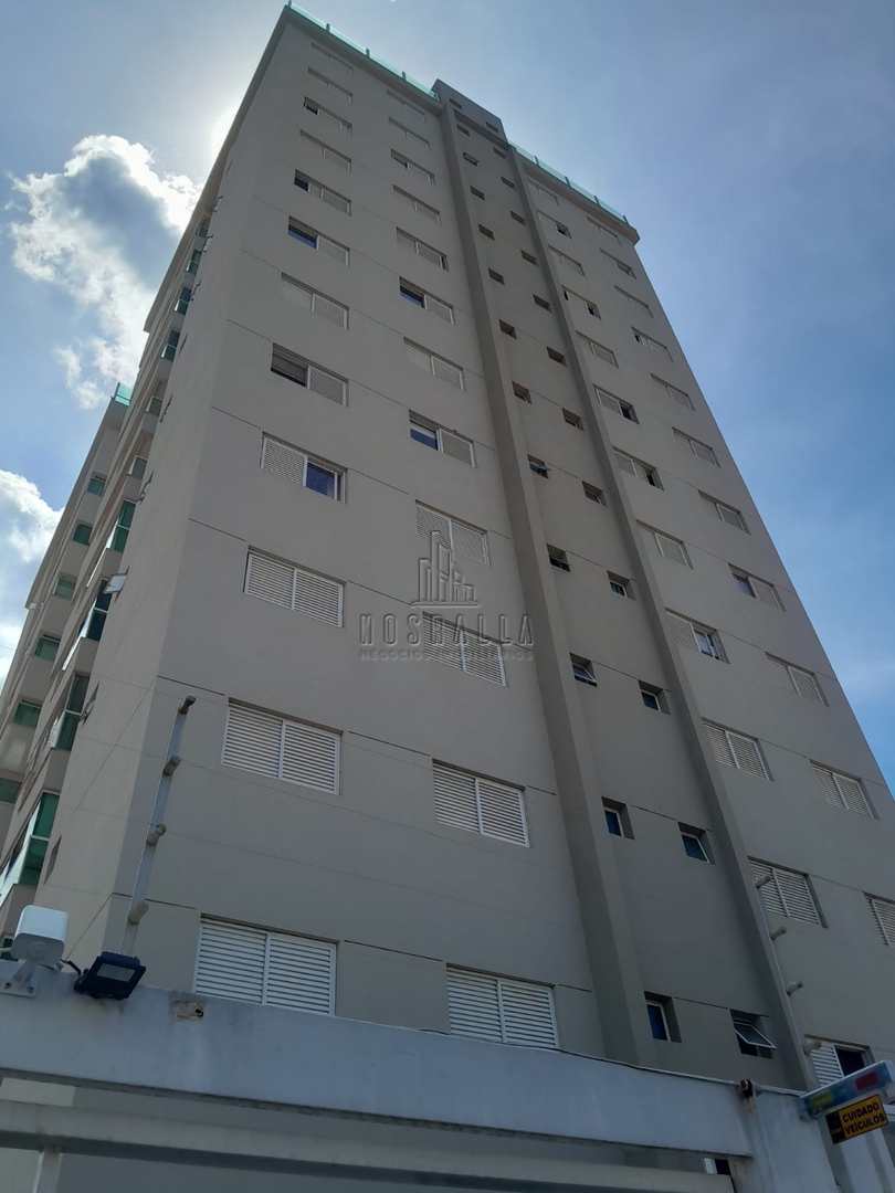 Apartamento à venda com 3 quartos, 95m² - Foto 1