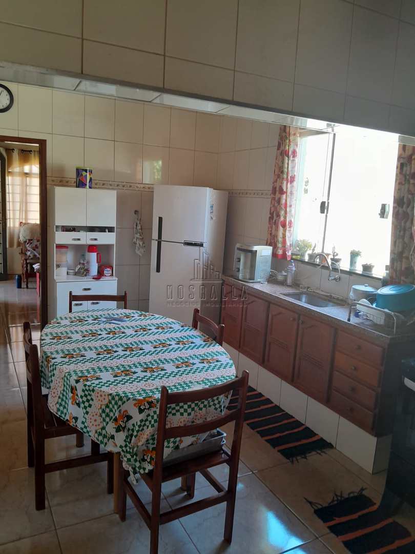 Casa à venda com 2 quartos, 161m² - Foto 11