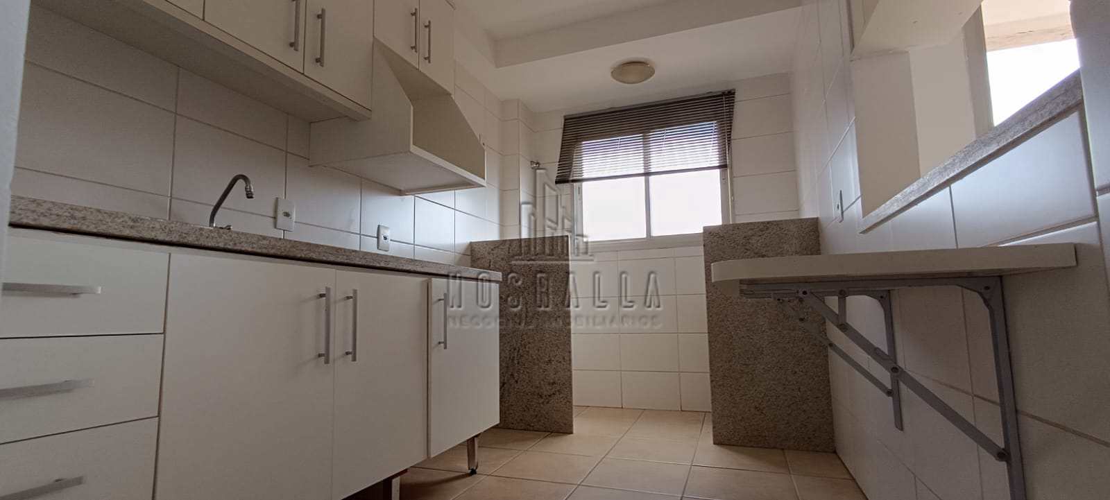 Apartamento à venda com 2 quartos, 65m² - Foto 2