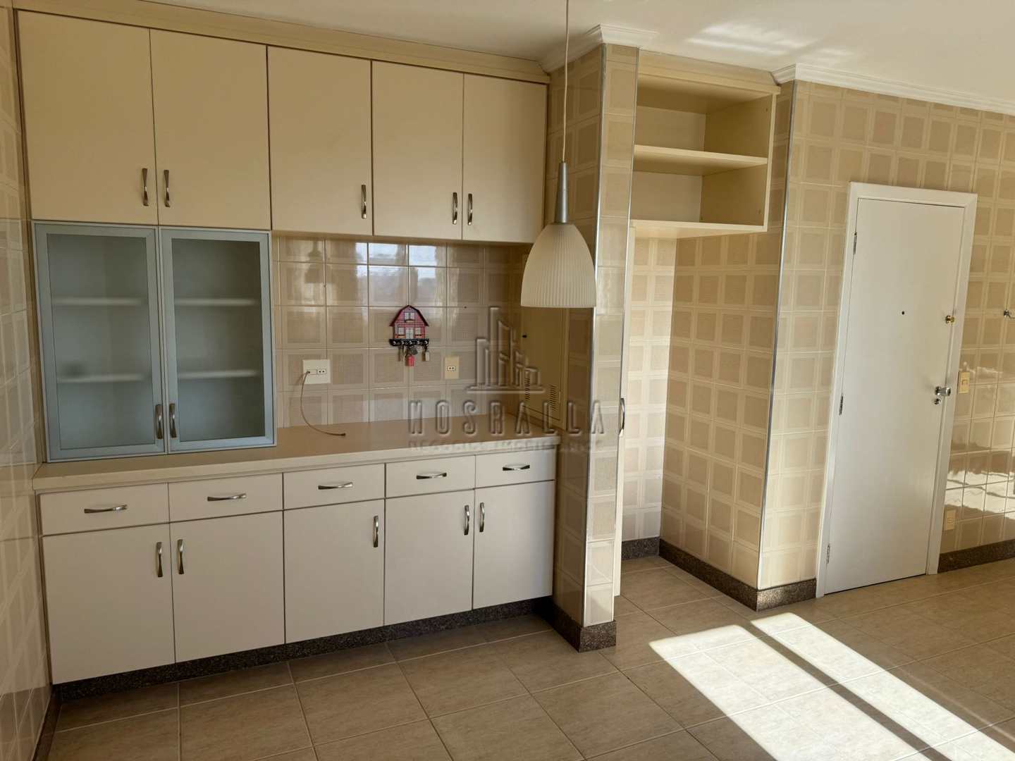 Apartamento para alugar com 4 quartos, 195m² - Foto 8