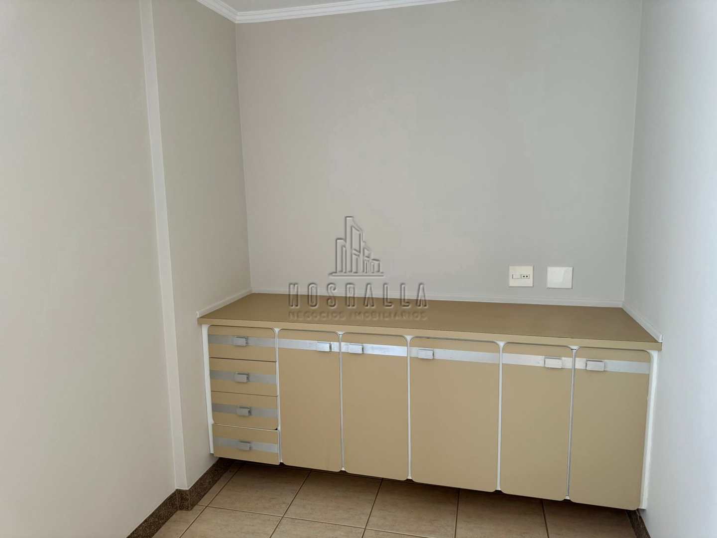 Apartamento para alugar com 4 quartos, 195m² - Foto 13